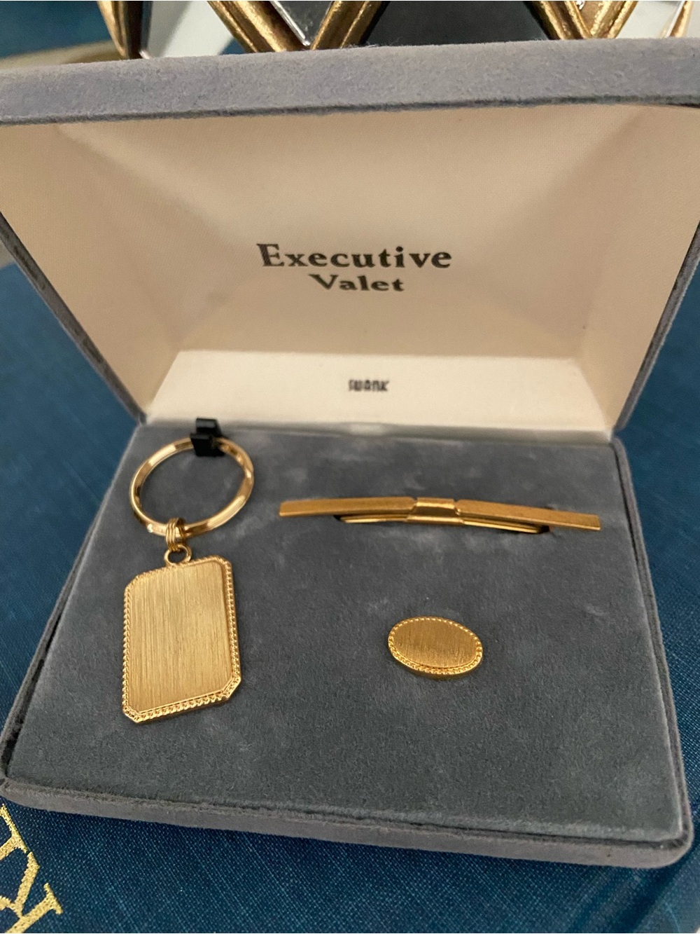 SWANK Gold Tone Three-Piece Men’s Accessory Set